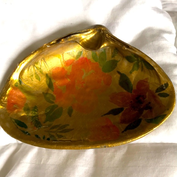 Hand painted, decoupage shells - Picture 1 of 4